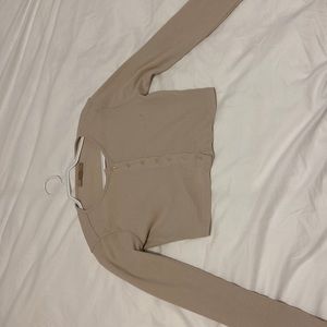 boathouse cropped button top